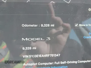 2024 Tesla Model 3 z VIN 5YJ3E1EA4RF751347, wystawiony jako IAAI lot #42185531 z przebiegiem 9328 mil mil oraz . Historia ofert i sprzedaży dostępna na DreamBid. Obrazek 7.