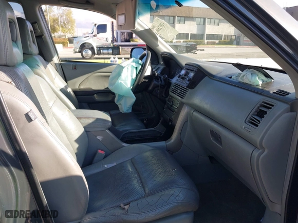 2003 Honda Pilot EX with VIN 2HKYF18633H599550, listed as a IAAI auction lot 41813549 with 242,103 mi miles. Bid and sale history available at carsss.com. Image 5.
