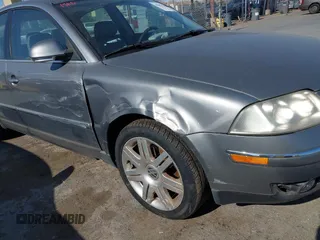 2005 Volkswagen Passat GLS z VIN WVWAD63B05P029893, wystawiony jako IAAI lot #42451294 z przebiegiem 101 920 mil mil oraz . Historia ofert i sprzedaży dostępna na DreamBid. Obrazek 6.