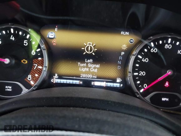 2021 Jeep Renegade Islander z VIN ZACNJDBB3MPM13536, wystawiony jako IAAI lot #41907857 z przebiegiem 28 599 mil mil oraz . Historia ofert i sprzedaży dostępna na DreamBid. Obrazek 7.