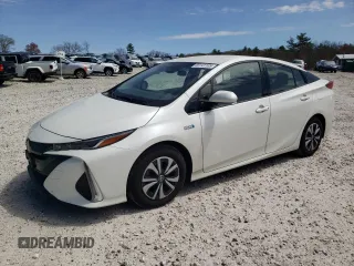 2017 Toyota Prius Plus with VIN JTDKARFP1H3005684, listed as a Copart auction lot 55141105 with 36,379 mi miles and Salvage Title. Bid and sale history available at DreamBid. Image 1.
