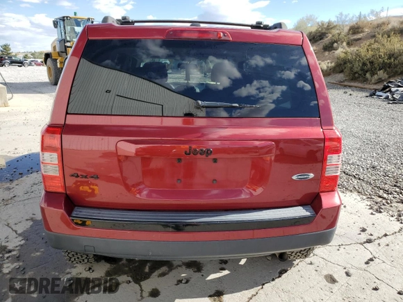 2015 Jeep Patriot Sport z VIN 1C4NJRBB1FD438842, wystawiony jako Copart lot #74477834 z przebiegiem 57 229 mil mil oraz Szkoda całkowita • Salvage title. Historia ofert i sprzedaży dostępna na DreamBid. Obrazek 6.