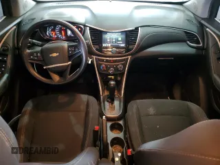 2019 Chevrolet Trax LS z VIN 3GNCJKSBXKL326681, wystawiony jako Copart lot #52777315 z przebiegiem 62 451 mil mil oraz Szkoda całkowita • Salvage title. Historia ofert i sprzedaży dostępna na DreamBid. Obrazek 8.