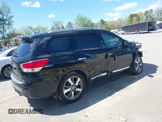 2014 Nissan Pathfinder Platinum with VIN 5N1AR2MM2EC654678, listed as a IAAI auction lot 41983035 with 140,989 mi miles. Bid and sale history available at carsss.com. Image 4.