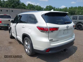 2016 Toyota Highlander Limited with VIN 5TDDKRFH0GS334968, listed as a IAAI auction lot 40088562 with 123,717 mi miles and . Bid and sale history available at DreamBid. Image 14.