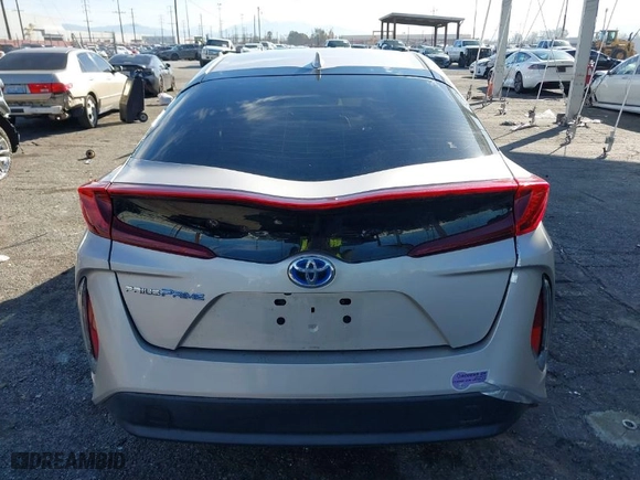 2018 Toyota Prius Prime Plus with VIN JTDKARFP1J3104690, listed as a IAAI auction lot 41620758 with NaN miles. Bid and sale history available at carsss.com. Image 16.