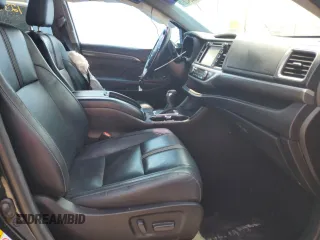2018 Toyota Highlander SE with VIN 5TDJZRFH1JS884265, listed as a Copart auction lot 59542875 with 128,352 mi miles and Non repairable. Bid and sale history available at DreamBid. Image 7.