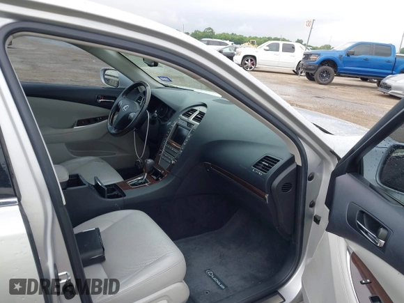 2012 Lexus ES 330 z VIN JTHBK1EG1C2499297, wystawiony jako IAAI lot #42481970 z przebiegiem 175 129 mil mil oraz . Historia ofert i sprzedaży dostępna na DreamBid. Obrazek 5.