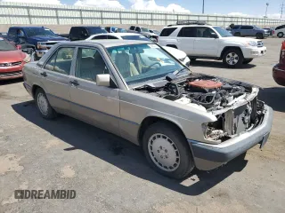 1993 Mercedes-Benz 190 z VIN WDBDA28D1PG089658, wystawiony jako Copart lot #58623165 z przebiegiem 132 317 mil mil oraz Tytuł czysty. Historia ofert i sprzedaży dostępna na DreamBid. Obrazek 4.