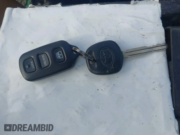 2004 Toyota 4Runner SR5 z VIN JTEBU14R048017010, wystawiony jako IAAI lot #41523872 z przebiegiem 221 067 mil mil oraz . Historia ofert i sprzedaży dostępna na DreamBid. Obrazek 11.