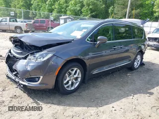 2020 Chrysler Pacifica Touring L Plus z VIN 2C4RC1EG5LR203664, wystawiony jako IAAI lot #42088493 z przebiegiem 104 745 mil mil oraz . Historia ofert i sprzedaży dostępna na DreamBid. Obrazek 17.