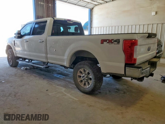 2018 Ford F-250 XL z VIN 1FT7W2BT9JEB71401, wystawiony jako Copart lot #63932135 z przebiegiem 135 383 mil mil oraz Szkoda całkowita • Salvage title. Historia ofert i sprzedaży dostępna na DreamBid. Obrazek 2.