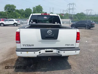 2011 Nissan Titan SL с VIN 1N6AA0EC7BN305065, выставлен на аукционе IAAI как лот 42425645 с пробегом 208 348 миль миль и . История ставок и продаж доступна на DreamBid. Изображение 16.