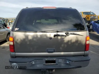2001 Chevrolet Suburban LS with VIN 3GNEC16TX1G189524, listed as a Copart auction lot 47223945 with 193,201 mi miles and Salvage Title. Bid and sale history available at carsss.com. Image 6.