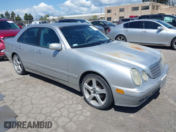 2001 Mercedes-Benz E 320 z VIN WDBJF65J51B311774, wystawiony jako IAAI lot #41953089 z przebiegiem 170 338 mil mil oraz . Historia ofert i sprzedaży dostępna na DreamBid. Obrazek 1.