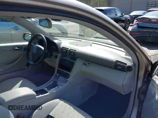 2002 Mercedes-Benz C 230/260/280/320 с VIN WDBRN47J32A235373, выставлен на аукционе IAAI как лот 42247716 с пробегом 76 306 миль миль и . История ставок и продаж доступна на DreamBid. Изображение 5.