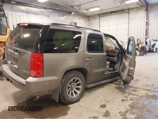 2008 GMC Yukon SLT w/4SB with VIN 1GKFK13008R146058, listed as a IAAI auction lot 41320478 with 1 mi miles. Bid and sale history available at carsss.com. Image 4.