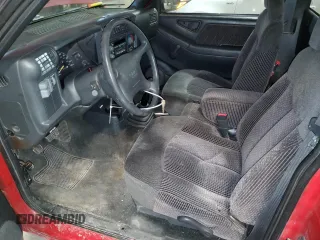 1997 GMC Sonoma with VIN 1GTCS1443V8519157, listed as a Copart auction lot 44656335 with 121,106 mi miles and Clean Title. Bid and sale history available at carsss.com. Image 7.