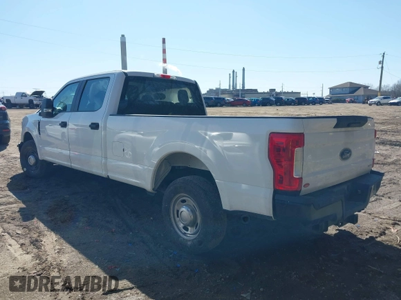 2019 Ford Super Duty F-250 SRW XL with VIN 1FT7W2A64KEE46444, listed as a IAAI auction lot 41743447 with 27,059 mi miles. Bid and sale history available at carsss.com. Image 3.