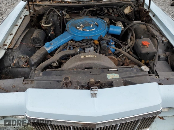 1976 Lincoln Continental z VIN 6Y82A822248, wystawiony jako Copart lot #89287785 z przebiegiem 23 184 mil mil oraz Czysty tytuł • Clean title. Historia ofert i sprzedaży dostępna na DreamBid. Obrazek 11.