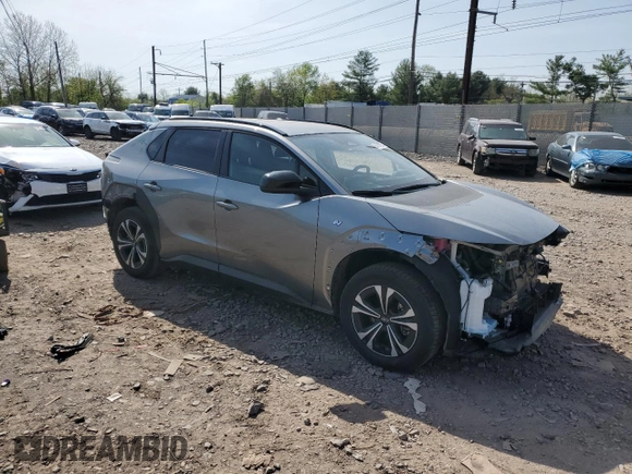 2024 Subaru Solterra Limited z VIN JTMABABA3RA048190, wystawiony jako Copart lot #54700725 z przebiegiem 7 837 mil mil oraz Szkoda całkowita • Salvage title. Historia ofert i sprzedaży dostępna na DreamBid. Obrazek 4.