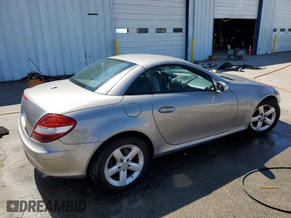 2006 Mercedes-Benz SLK 280 z VIN WDBWK54F36F120802, wystawiony jako Copart lot #49447415 z przebiegiem 133 291 mil mil oraz Szkody całkowita. Historia ofert i sprzedaży dostępna na DreamBid. Obrazek 3.