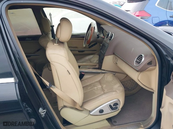 2012 Mercedes-Benz GL-Class GL 450 with VIN 4JGBF7BE7CA795275, listed as a IAAI auction lot 41274429 with 141,818 mi miles. Bid and sale history available at carsss.com. Image 5.