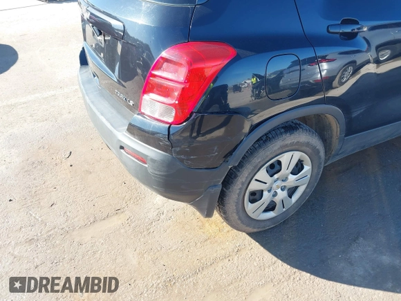 2015 Chevrolet Trax LS with VIN KL7CJKSBXFB068806, listed as a IAAI auction lot 41680339 with 129,882 mi miles. Bid and sale history available at carsss.com. Image 6.