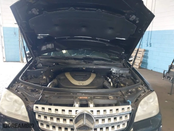 2008 Mercedes-Benz M-Class 3.5L with VIN 4JGBB86E28A358948, listed as a IAAI auction lot 41957435 with 118,810 mi miles. Bid and sale history available at carsss.com. Image 10.