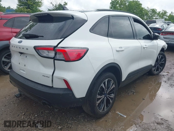 2022 Ford Escape SE with VIN 1FMCU9G68NUC00765, listed as a IAAI auction lot 42521669 with 8,125 mi miles and . Bid and sale history available at DreamBid. Image 4.