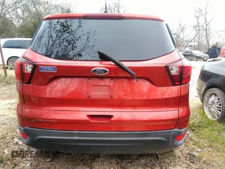 2019 Ford Escape S с VIN 1FMCU0F74KUB00583, выставлен на аукционе IAAI как лот 41341599 с пробегом 105 561 миль миль и . История ставок и продаж доступна на DreamBid. Изображение 16.