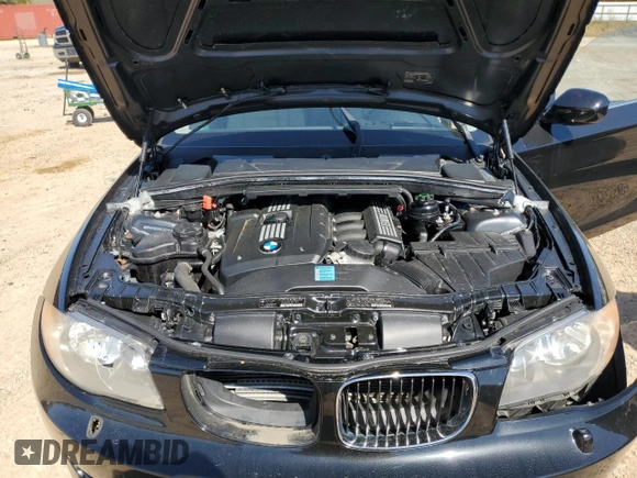 2011 BMW 1 Series 128i z VIN WBAUP9C52BVL90000, wystawiony jako Copart lot #48722805 z przebiegiem Nie podano mil oraz Szkody całkowita. Historia ofert i sprzedaży dostępna na DreamBid. Obrazek 11.
