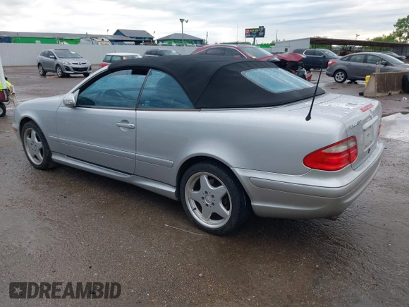 2001 Mercedes-Benz CLK with VIN WDBLK70G41T081841, listed as a IAAI auction lot 42144737 with Not Provided miles and . Bid and sale history available at carsss.com. Image 3.