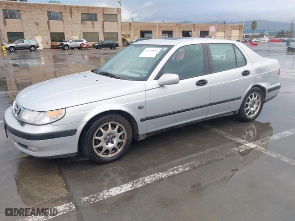 2001 Saab 9-5 with VIN YS3ED48E313047145, listed as a IAAI auction lot 41725537 with 137,708 mi miles. Bid and sale history available at carsss.com. Image 17.