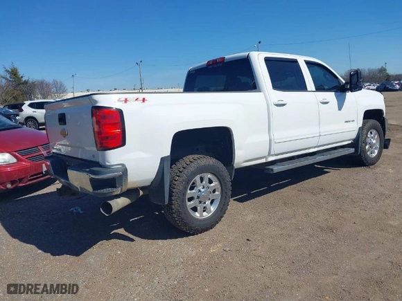 2015 Chevrolet Silverado 2500HD LT with VIN 1GC1KVE84FF601038, listed as a IAAI auction lot 41595706 with 257,636 mi miles. Bid and sale history available at carsss.com. Image 4.