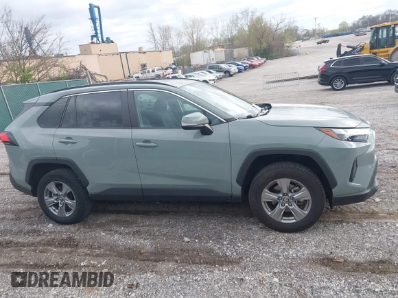 2022 Toyota RAV4 XLE with VIN 2T3P1RFV0NW270223, listed as a IAAI auction lot 41884581 with 20,832 mi miles. Bid and sale history available at carsss.com. Image 13.