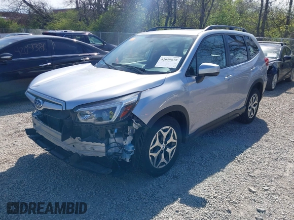 2021 Subaru Forester Premium with VIN JF2SKAJC8MH522840, listed as a IAAI auction lot 42059672 with 76,698 mi miles. Bid and sale history available at carsss.com. Image 2.