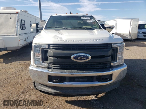2018 Ford F-350 z VIN 1FD8X3FTXJEC41209, wystawiony jako Copart lot #69285204 z przebiegiem Nie podano mil oraz Czysty tytuł • Clean title. Historia ofert i sprzedaży dostępna na DreamBid. Obrazek 5.