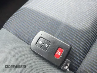 2016 Toyota Prius One z VIN JTDKDTB30G1117670, wystawiony jako IAAI lot #42115566 z przebiegiem 177 011 mil mil oraz . Historia ofert i sprzedaży dostępna na DreamBid. Obrazek 11.