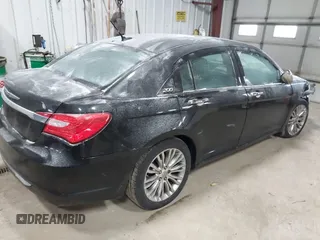 2012 Chrysler 200 Limited with VIN 1C3CCBCGXCN327154, listed as a IAAI auction lot 41330548 with 135,539 mi miles. Bid and sale history available at carsss.com. Image 4.