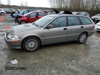 2004 Volvo V40 z VIN YV1VW27594F098590, wystawiony jako Copart lot #84892094 z przebiegiem Nie podano mil oraz Szkody całkowita. Historia ofert i sprzedaży dostępna na DreamBid. Obrazek 1.