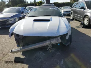 2003 Ford Mustang GT Deluxe z VIN 1FAFP45XX3F445761, wystawiony jako Copart lot #42546915 z przebiegiem 130 833 mil mil oraz Szkoda całkowita • Salvage title. Historia ofert i sprzedaży dostępna na DreamBid. Obrazek 5.