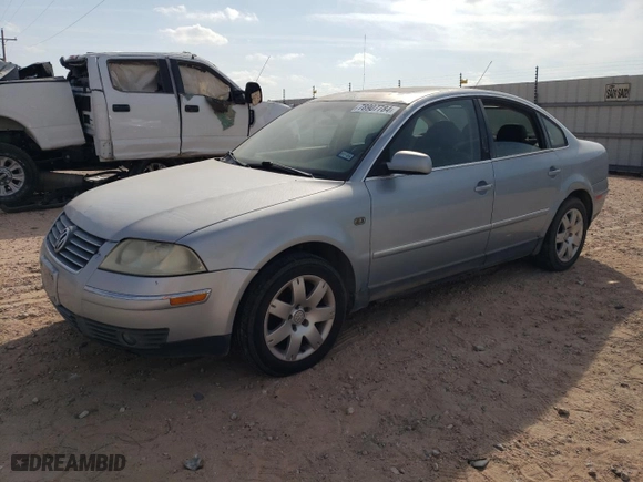 2001 Volkswagen Passat GLX with VIN WVWRH63B21P130371, listed as a Copart auction lot 78907784 with 328,221 mi miles and Clean Title. Bid and sale history available at carsss.com. Image 1.
