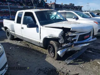 1995 GMC Sierra 1500 with VIN 2GTEC19H5S1516695, listed as a IAAI auction lot 41581874 with 320,871 mi miles and . Bid and sale history available at DreamBid. Image 1.