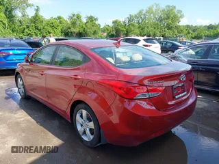 2013 Hyundai Elantra GLS z VIN 5NPDH4AE4DH405444, wystawiony jako IAAI lot #42201093 z przebiegiem 125 900 mil mil oraz . Historia ofert i sprzedaży dostępna na DreamBid. Obrazek 3.