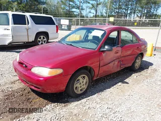 1998 Ford Escort SE z VIN 1FAFP13P4WW141203, wystawiony jako IAAI lot #41811277 z przebiegiem 232 746 mil mil oraz . Historia ofert i sprzedaży dostępna na DreamBid. Obrazek 2.