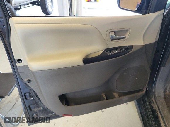 2020 Toyota Sienna LE с VIN 5TDJZ3DC0LS251165, выставлен на аукционе IAAI как лот 42619736 с пробегом 48 223 миль миль и . История ставок и продаж доступна на DreamBid. Изображение 18.