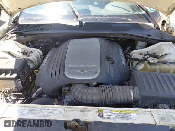2007 Chrysler 300 C with VIN 2C3KA63H87H897640, listed as a IAAI auction lot 42098669 with 87,801 mi miles. Bid and sale history available at carsss.com. Image 10.