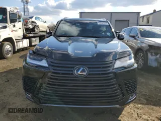 2023 Lexus LX 600 Luxury z VIN JTJGB7CX2P4037884, wystawiony jako Copart lot #77692553 z przebiegiem 9 866 mil mil oraz . Historia ofert i sprzedaży dostępna na DreamBid. Obrazek 5.