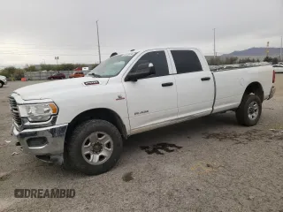 2020 Ram 2500 Tradesman z VIN 3C6UR5HL5LG163284, wystawiony jako Copart lot #82339494 z przebiegiem 104 443 mil mil oraz Szkoda całkowita • Salvage title. Historia ofert i sprzedaży dostępna na DreamBid. Obrazek 1.